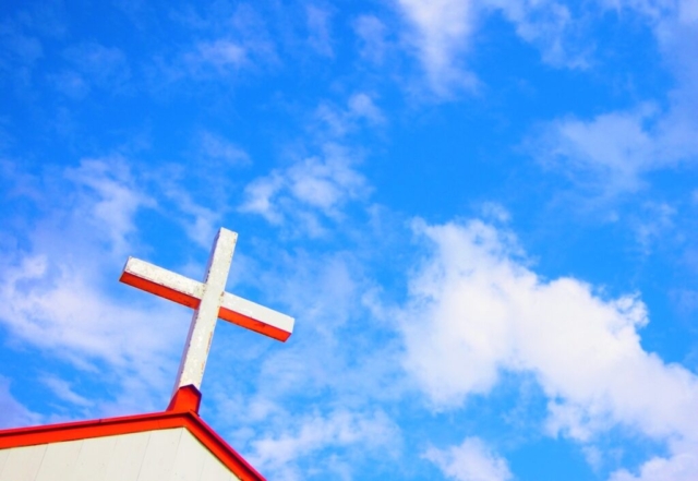 青空の下のチャペル